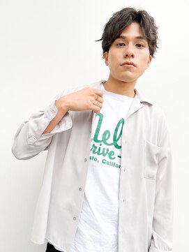 ジョエミバイアンアミ(joemi by Un ami) 新宿（joemi 近江）外はねパーマのセンターパートマッシュ