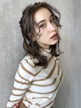 アイティーバイアルバム 下北沢店(IT by ALBUM) ミディアムアレンジ_アースカラーくびれヘア_28974