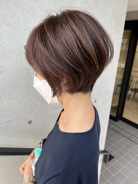 アソビ 表参道(ASOBI) 白髪ぼかしハイライト ショートボブ 40代50代