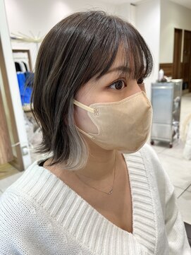 アッシュ 豊田店(Ash) くびれ外ハネボブ×イヤリングカラー【ホワイトシルバー】