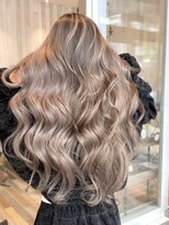 リード バイ ラグーン(LEAD by LAGOON)&nbsp;ホワイトミルクティーベージュケアブリーチインナーイヤリング