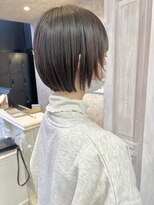 キャアリー(Caary)&nbsp;福山Caaryプツンと丸みミニボブトレンド顔周りレイヤー20代30代