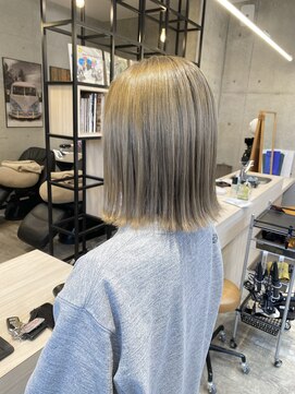 ゼロオーツー(0 O2) オークルベージュ