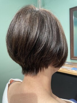 ジェイ(J) ショートボブ