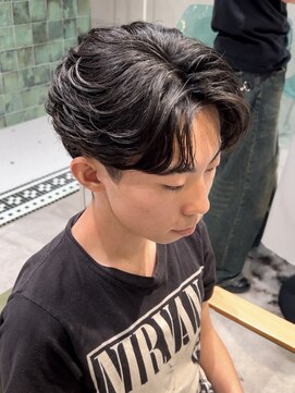 ゼスト リル 新宿(ZEST lill) フェザーパーマ フェザーショート 毛流れパーマ 新宿 落合陽世