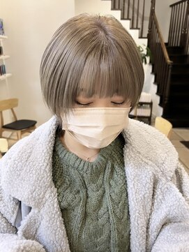 クリスタルマジック 本店(CRYSTAL MAGIC) 丸みボブ×グレージュカラー