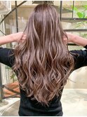 ハイライトショートヘアレイヤーカットイルミナカラー