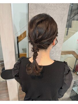 ローウェ 京都四条河原町(Louwe) 編みおろしアレンジ/お呼ばれアレンジ/結婚式アレンジ