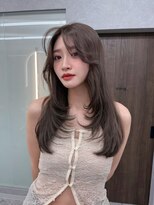 リッカ(LICCA)&nbsp;【柿本真優】センターパート/前髪なし/グレージュカラー