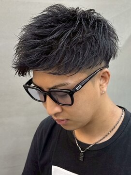ダズルヘアラッシュ(DAZZLE hair RUSH) 名古屋スパイキーショートアップバング刈り上げスキンフェード◆