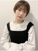 耳だしショート×シアーグレージュ/ナチュラル可愛いこなれヘア