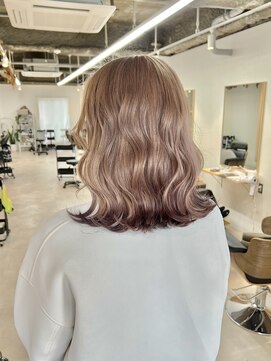 トト 船橋店(toto.) ◇ココアブラウンボルドーミディアムレイヤーウルフカット[船橋]