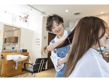 オレのカット ワタシのカラーの雰囲気（白髪を活かした白髪ぼかしもお任せ下さい★）