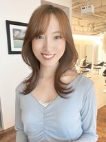 ビーチ(BEACH) 韓国レイヤーカット前髪ありヨシンモリミルクブラウンくびれヘア