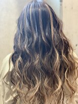 サロンズ エクル(salon’’s ECRU...)&nbsp;シールエクステでバレイヤージュ