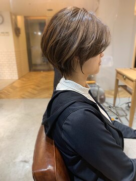 サードバイローラン(THiRD by ROULAND) 【THiRD浅野】フォギーベージュ耳かけショート