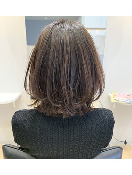 リラヘアー(Rela hair) 外ハネミディ