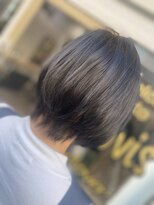 ラビス クローバー(Lovis clover)&nbsp;アッシュグレー　ハイライト　デザインカラー　くびれヘア