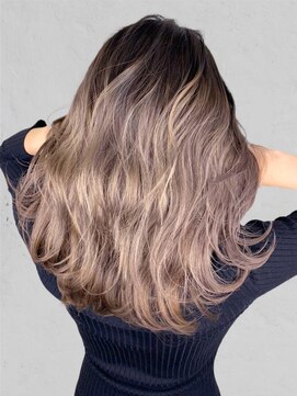 ディーバ 池袋東口(D.I.E.V.A) 20代30代40代海外風レイヤーカット艶髪ベージュグラデーション