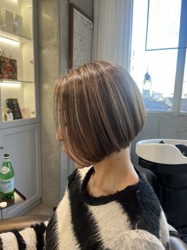 ロエ(loe) ベージュトーンのコントラストハイライトで華やか＆柔らかに。