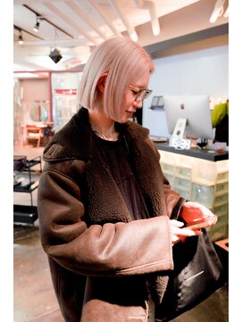 アザー(o. the .r) ホワイトベージュ