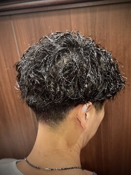 ヒロギンザ 六本木店(HIRO GINZA) ツーブロック×波巻きスパイラルミックスパーマ