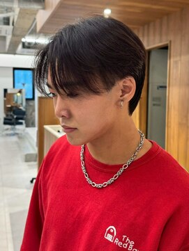 メラク(Merak) スッキリ毛流れセンターパート