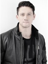 ジジバイワースホワイル(jiji by WORTH WHILE)&nbsp;刈り上げセンターパートサーフカール波巻きツイストスパイラル