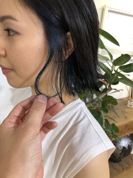 スピンヘアワークス(Spin Hair Works) ブルーイヤリングカラー