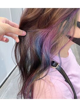 ビヨンドイー(beyond E) イヤリングカラーブルーリーオーロラカラー