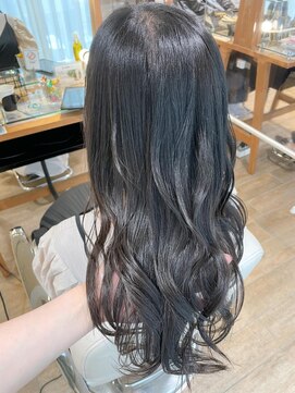 ネオリーブ チロル 横浜西口店(Neolive CiroL.) ブルーブラック 韓国ヘア 艶髪