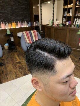 キールヘアーベイス(kir hair base) フェードカット