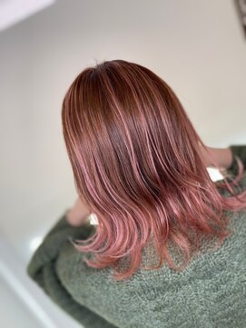 アイズ 本厚木(AIZU) ハイライト/ピンク系