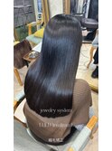 縮毛矯正でツヤッツヤの艶髪ストレートヘアに変身♪
