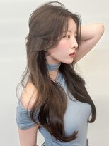 フォンズ(FONS)&nbsp;小顔見せが叶う韓国レイヤーカット&透明感グレージュカラー