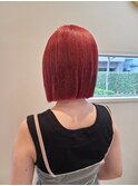 ぱつっとボブ×レッドカラー