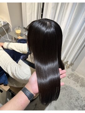 リラエ(Lyrae) 縮毛矯正/髪質改善/美髪カラー/トリートメント【大阪/西梅田】