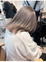 馴染むハイトーンシルバー【Lomalia表参道/原宿】シアーカラー