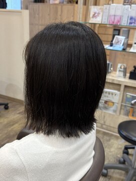 アルターリール(aL ter Rire) 黒髪/ボブルフ/ネビージュ/小顔/ワンレン/杉田花乃