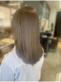 ベージュ×ミルクティー