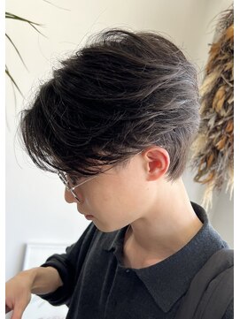 ネクストフォーヘアー(NEXT for hair) フェザーパーマ センターパート 毛流れ 黒髪