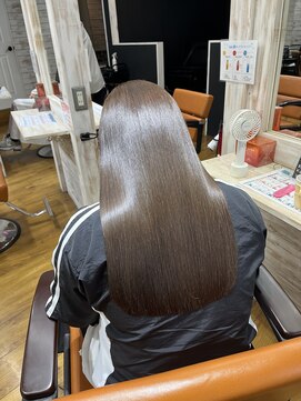 アウラ 近鉄八尾駅前店(Aura) レイヤーカット×イルミナカラー×UPTOGLOSS髪質改善  近鉄八尾