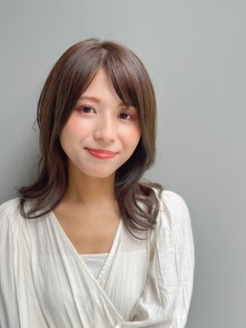 バランシア(BALANSIA) ホワイトベージュ×レイヤースタイル ミニウルフ k