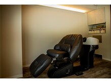 ヲカシ(wocashi)の雰囲気(寝れるシャンプー台、ヘッドスパで寝て貰います。)