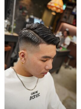 フォーコーナーズカットショップスリーセント 栄(FourCornersCutShop 3/cent) サイドパート