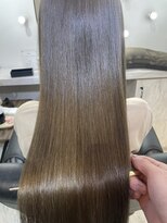 アールサロン アザブジュウバン(Rr SALON Azabu juban)&nbsp;ブリーチなしベージュ×Rr SALON HYDRO XE TREATMENT