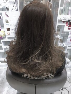 クラメール 黒崎コムシティ店(Kraemer) Fバレイヤージュ on　ヌーディアッシュ