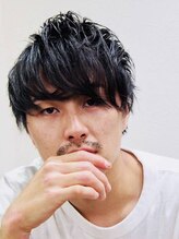 《＊全体的に緩めのナチュラルパーマ＊》スタイリングが簡単に仕上がるナチュラルなスタイル【メンズ】
