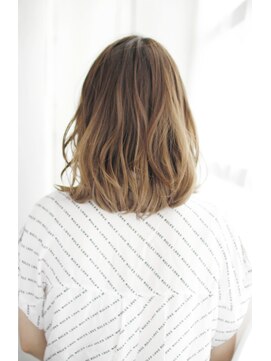 シュシュット(chouchoute) 吉祥寺3分/ウォーターフォール毛先パーマ黒髪ことりベージュ/062