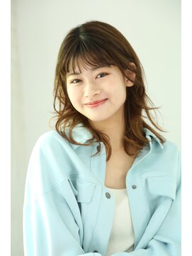 ガーランド (Garland) 大人ミディアム/レイヤー/マチルダボブ/ピンクベージュ/卵型